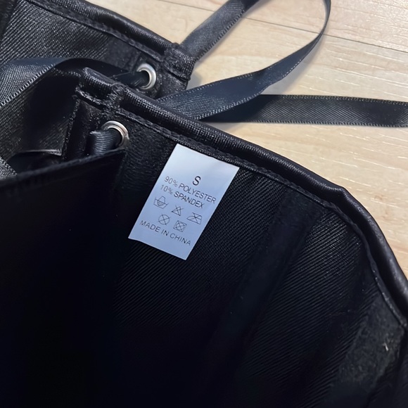 black small corset - Picture 3 of 3